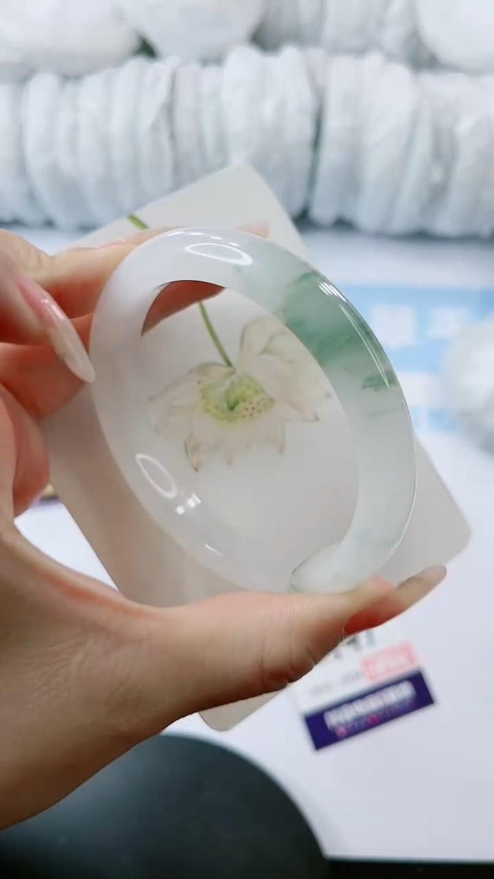 【闪购商品】石英质玉手镯未镶嵌多样性发货V547