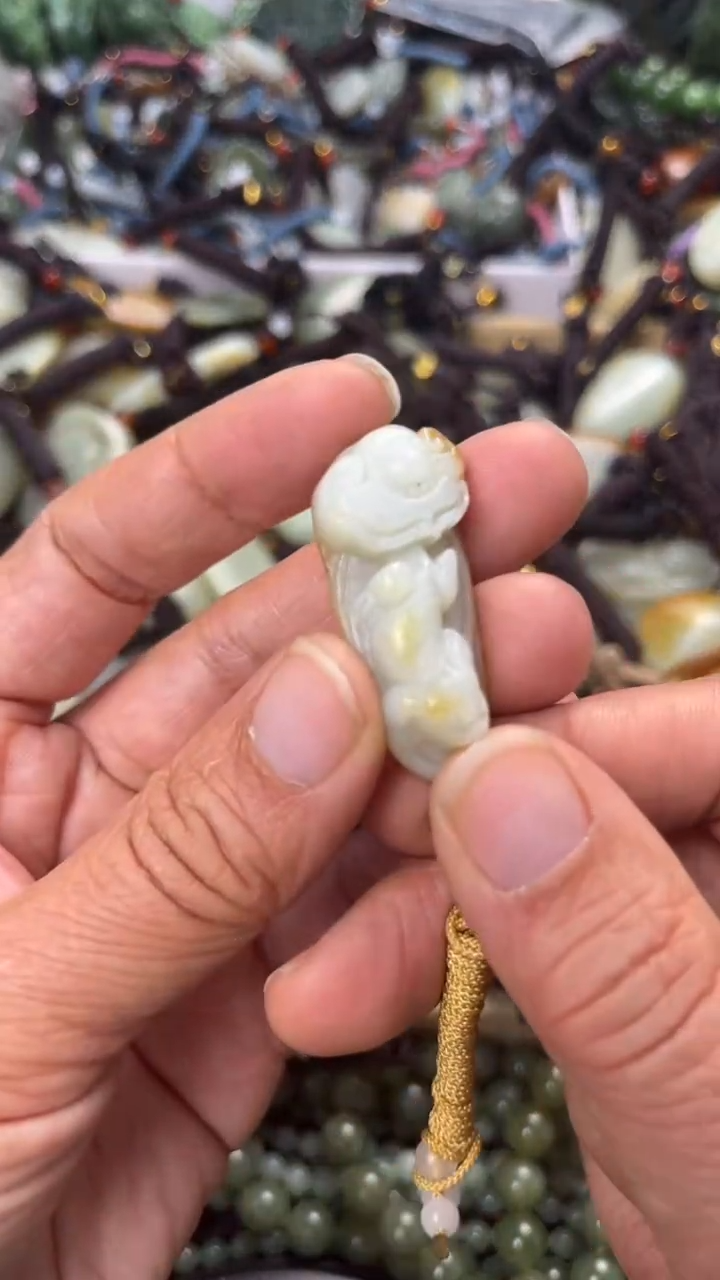 【闪购商品】和田玉颈饰未镶嵌多样性发货没有证书拍一发一有瑕