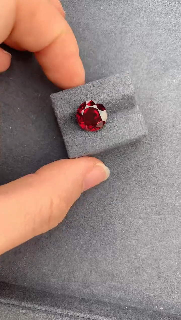 【闪购商品】石榴石裸石未镶嵌6.1ct镁铝榴石