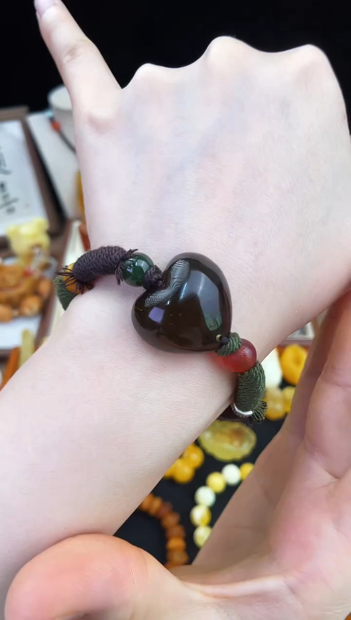 琥珀未镶嵌珠宝奇石柒月