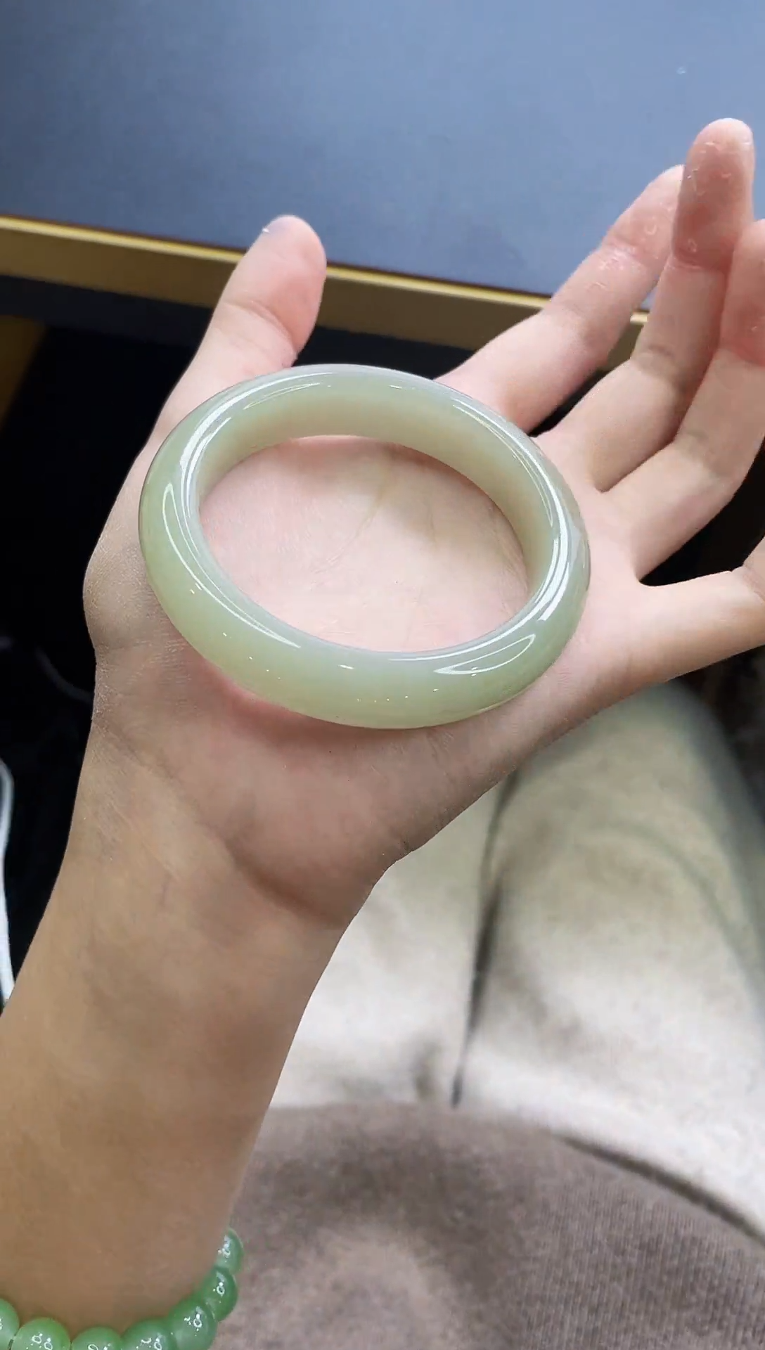 【闪购商品】石英质玉手镯未镶嵌188/56