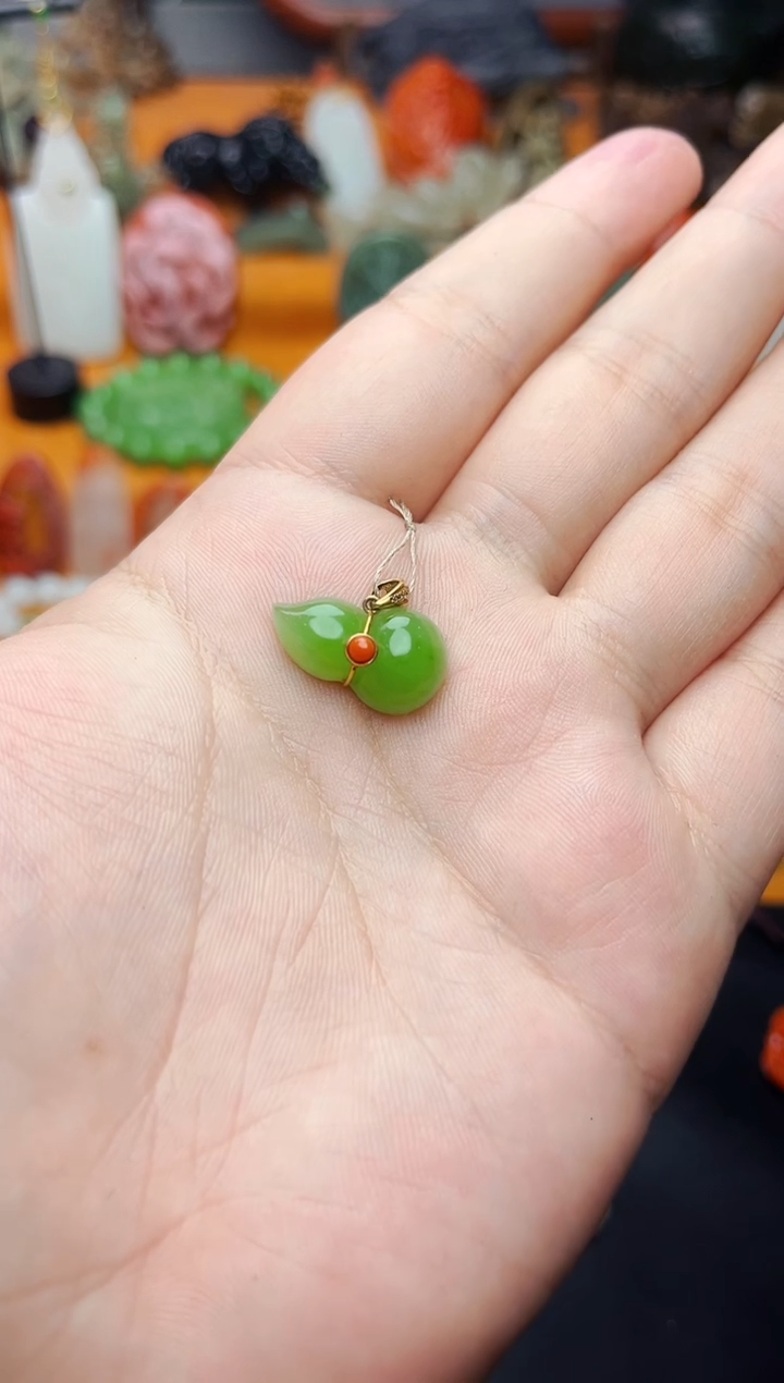 【闪购商品】和田玉颈饰18K金镶嵌葫芦01