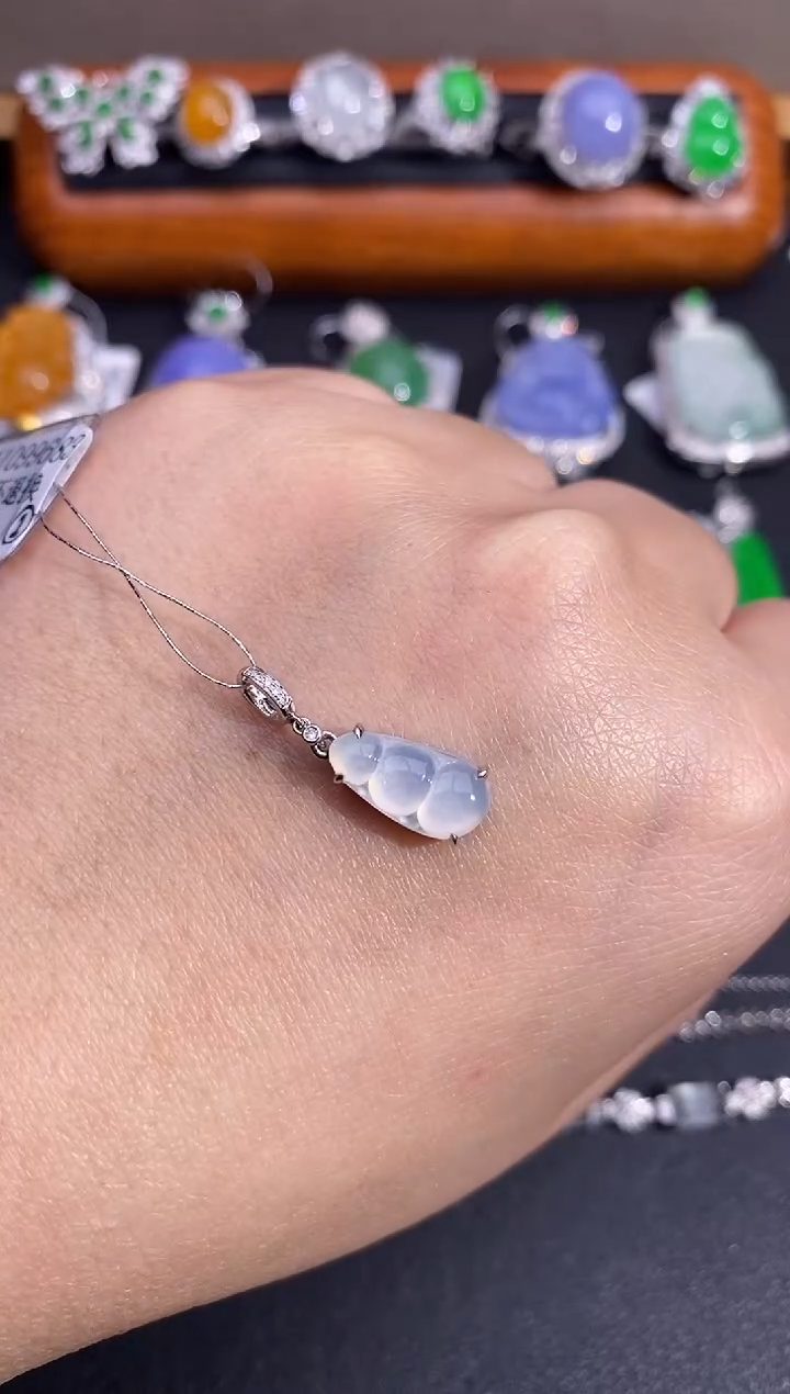 【闪购商品】翡翠颈饰18K金镶嵌吊坠