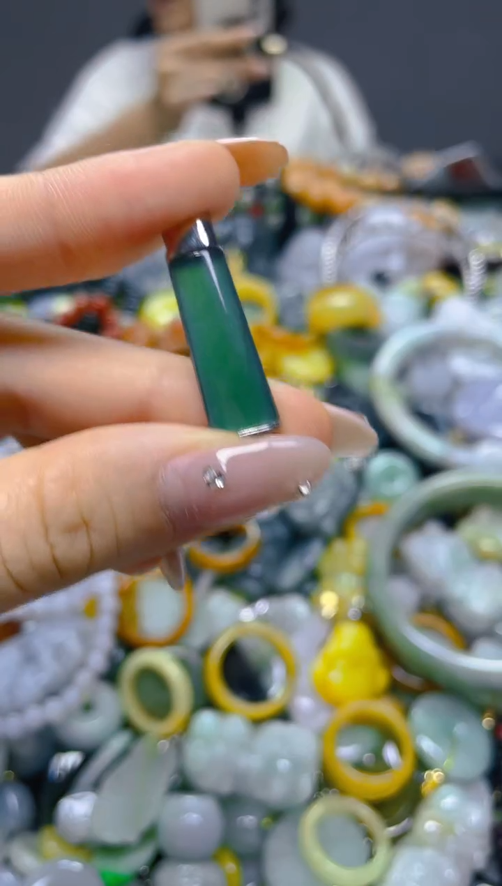 翡翠未镶嵌颈饰/E/翡翠A货,1件也是批发价