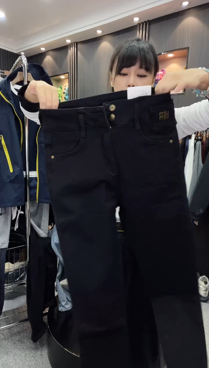 8570黑色牛仔裤----L