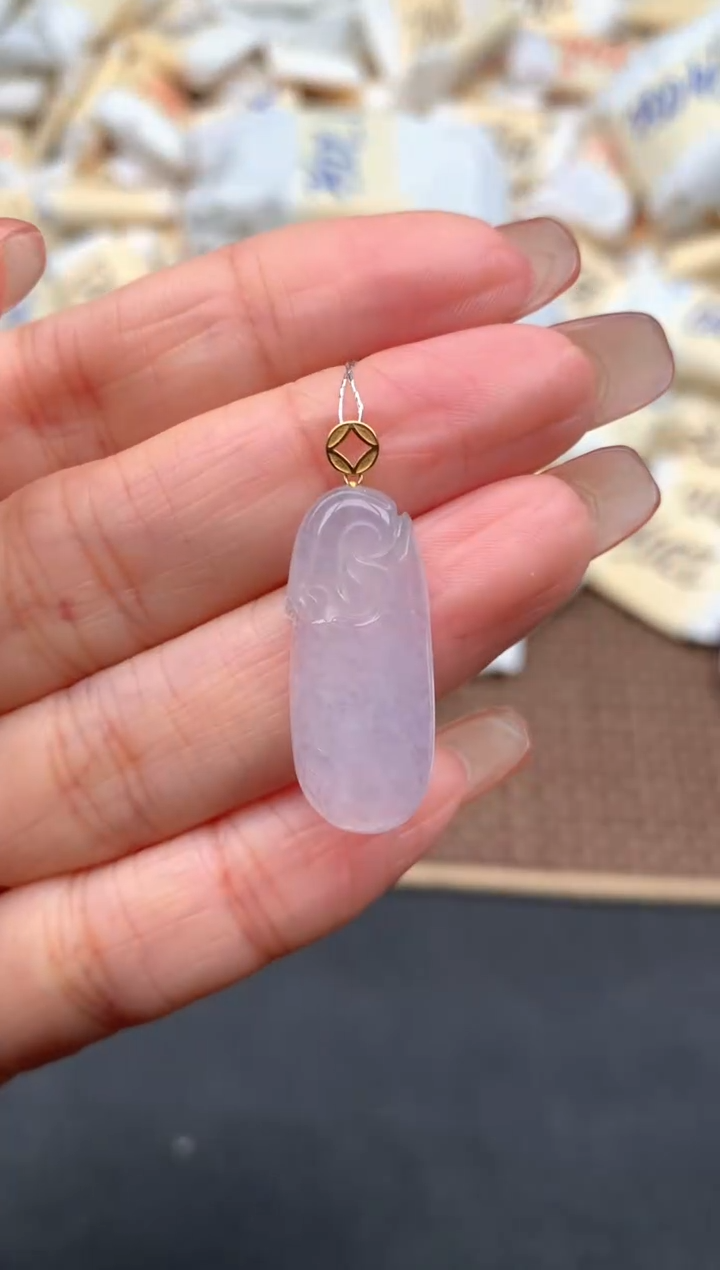 18K金镶嵌挂件翡翠一