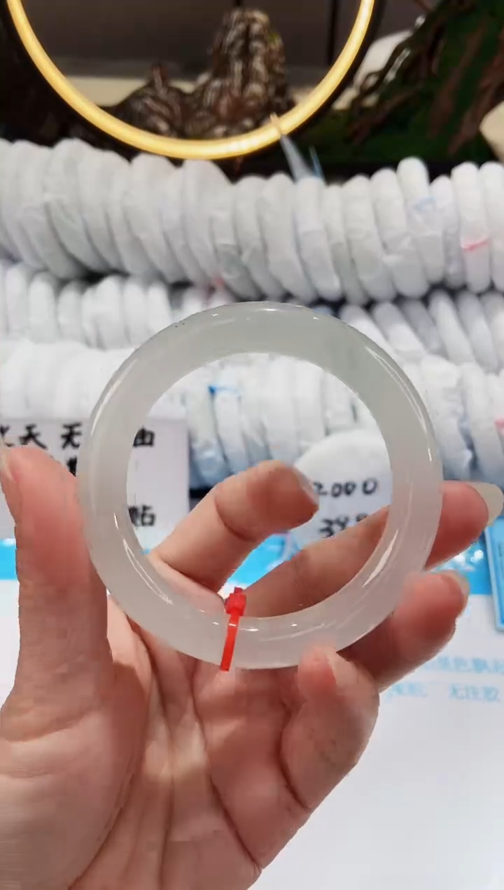 【闪购商品】石英质玉手镯未镶嵌45-55