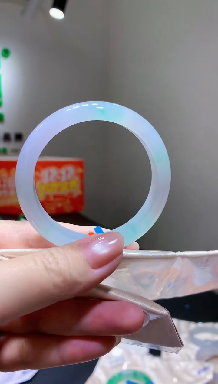 未镶嵌手镯翡翠- 239天然缅甸A货翡翠53圆条