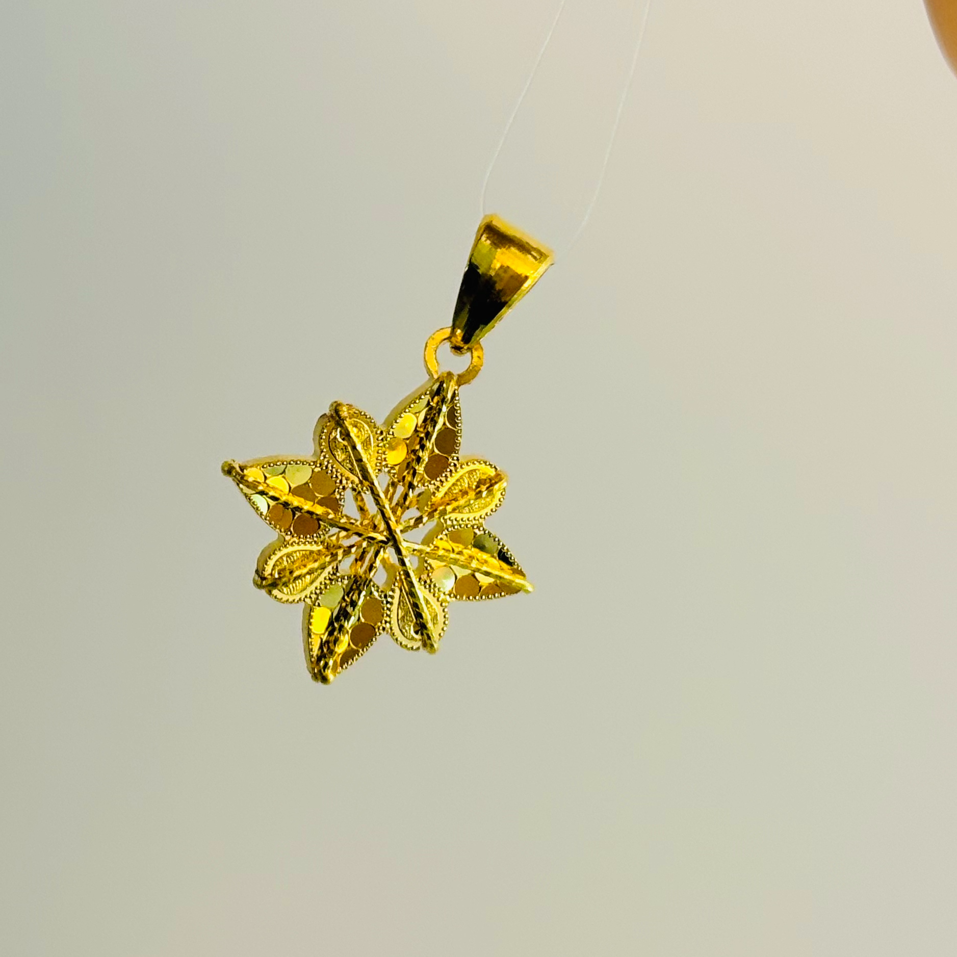 SUNFEEL/赛菲尔[一店]足金999鱼鳞星芒吊坠黄金礼物实心