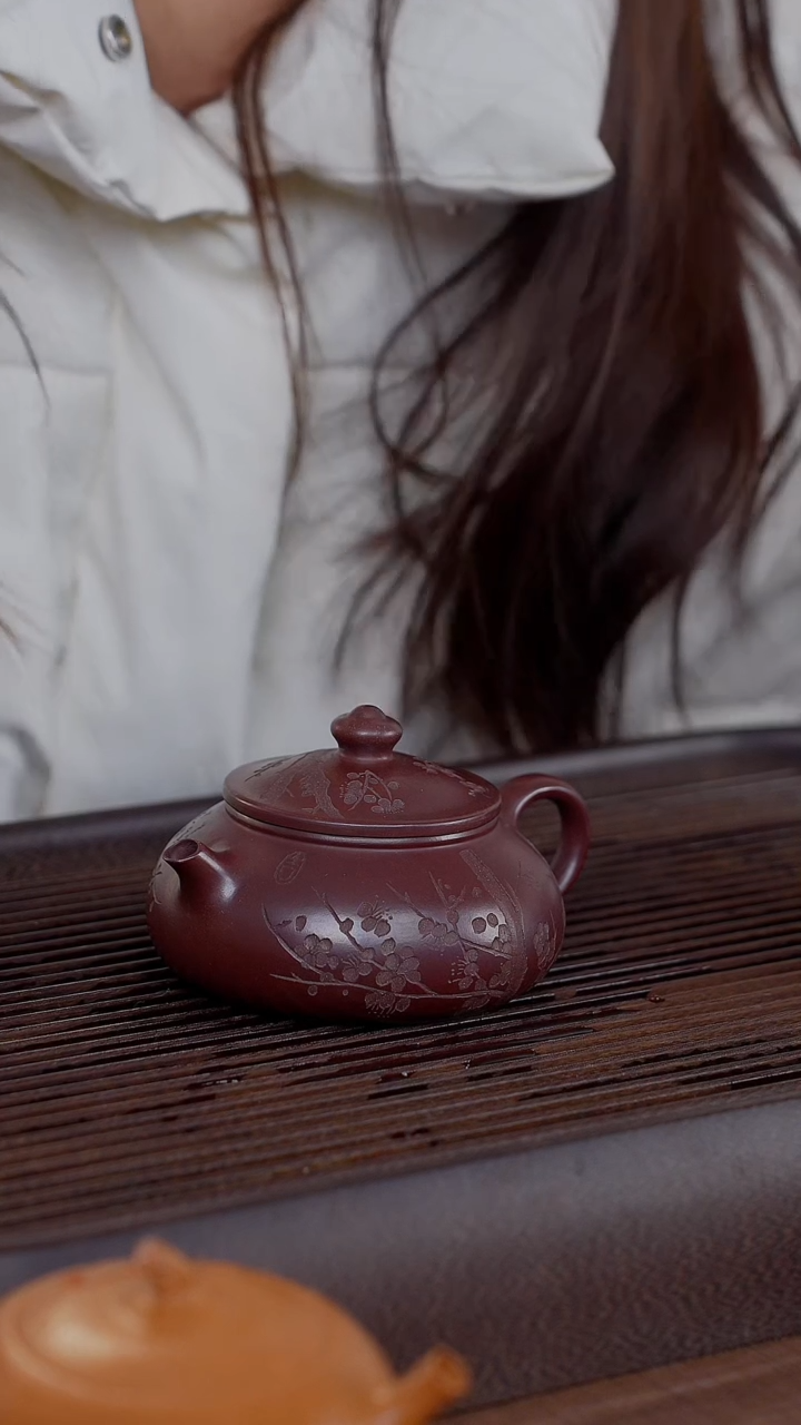 【闪购商品】紫砂茶壶紫泥梅刻寒江