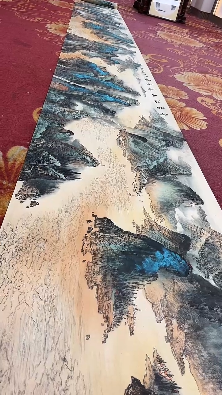国画月**头千里江山胜景图/长卷/谭正坤