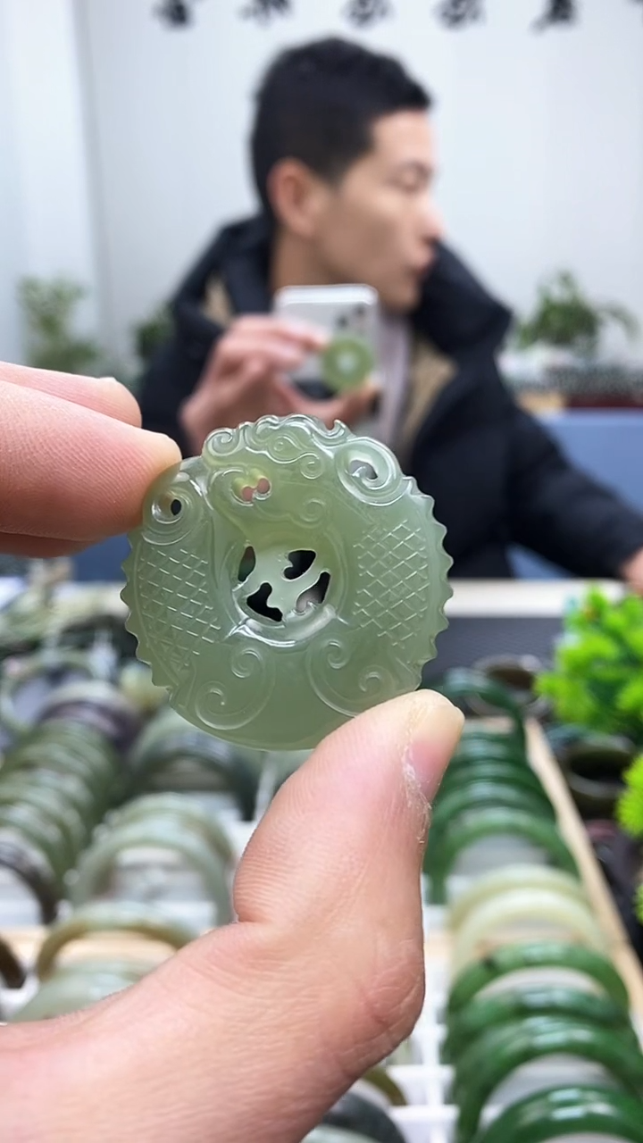 【闪购商品】和田玉手镯未镶嵌1