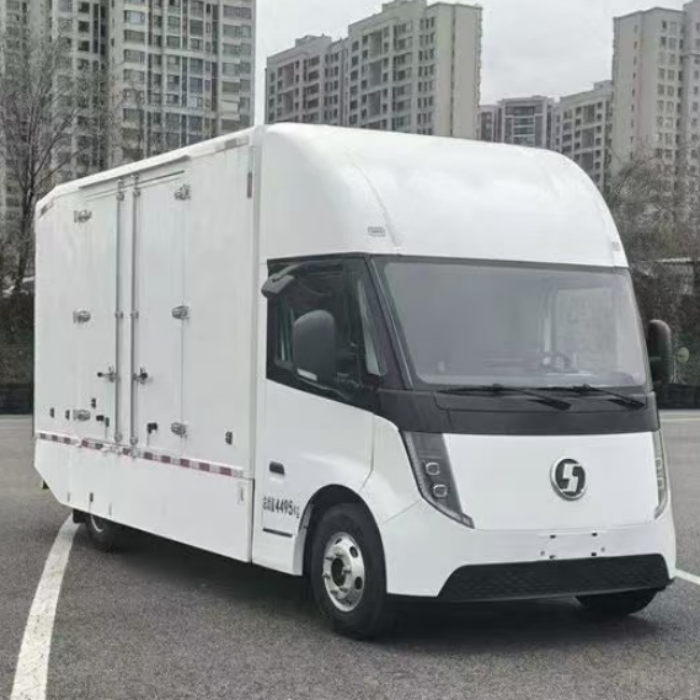 陕汽智云新能源轻卡丨五星体验24v强光货车边灯蓝鸟雨刮器