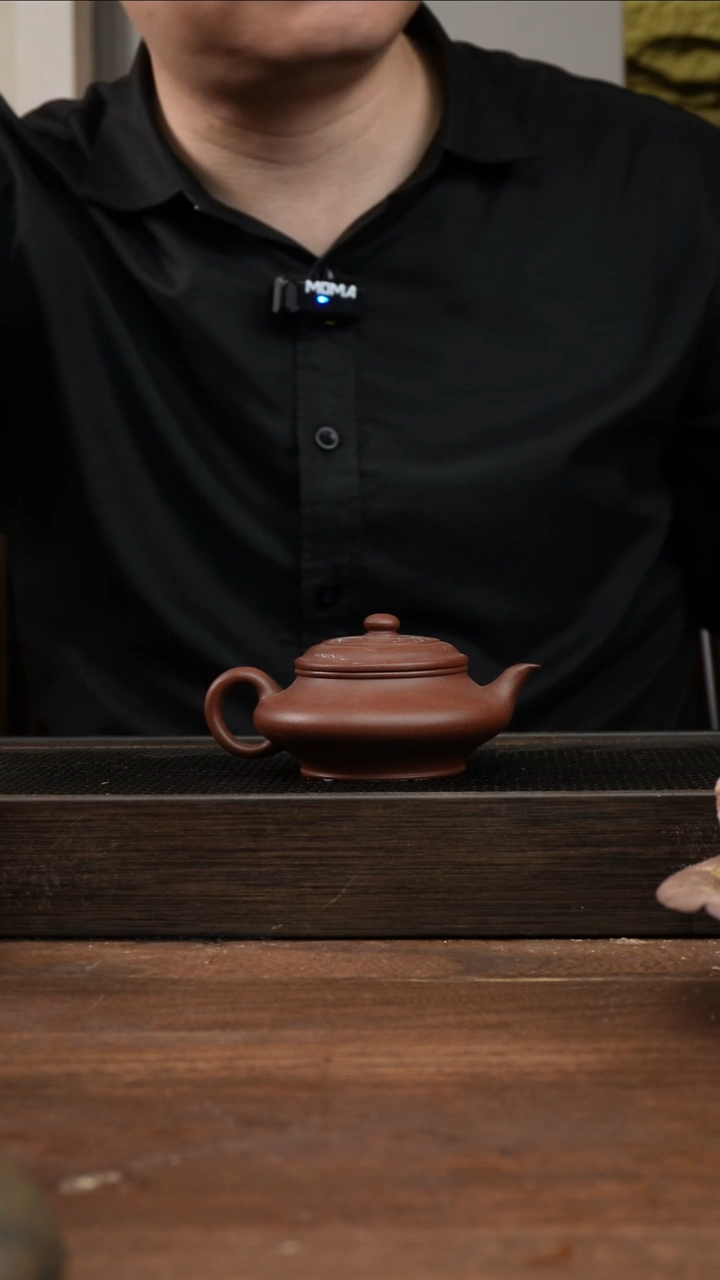 茶杯紫砂紫泥虚扁       150CC     微瑕  