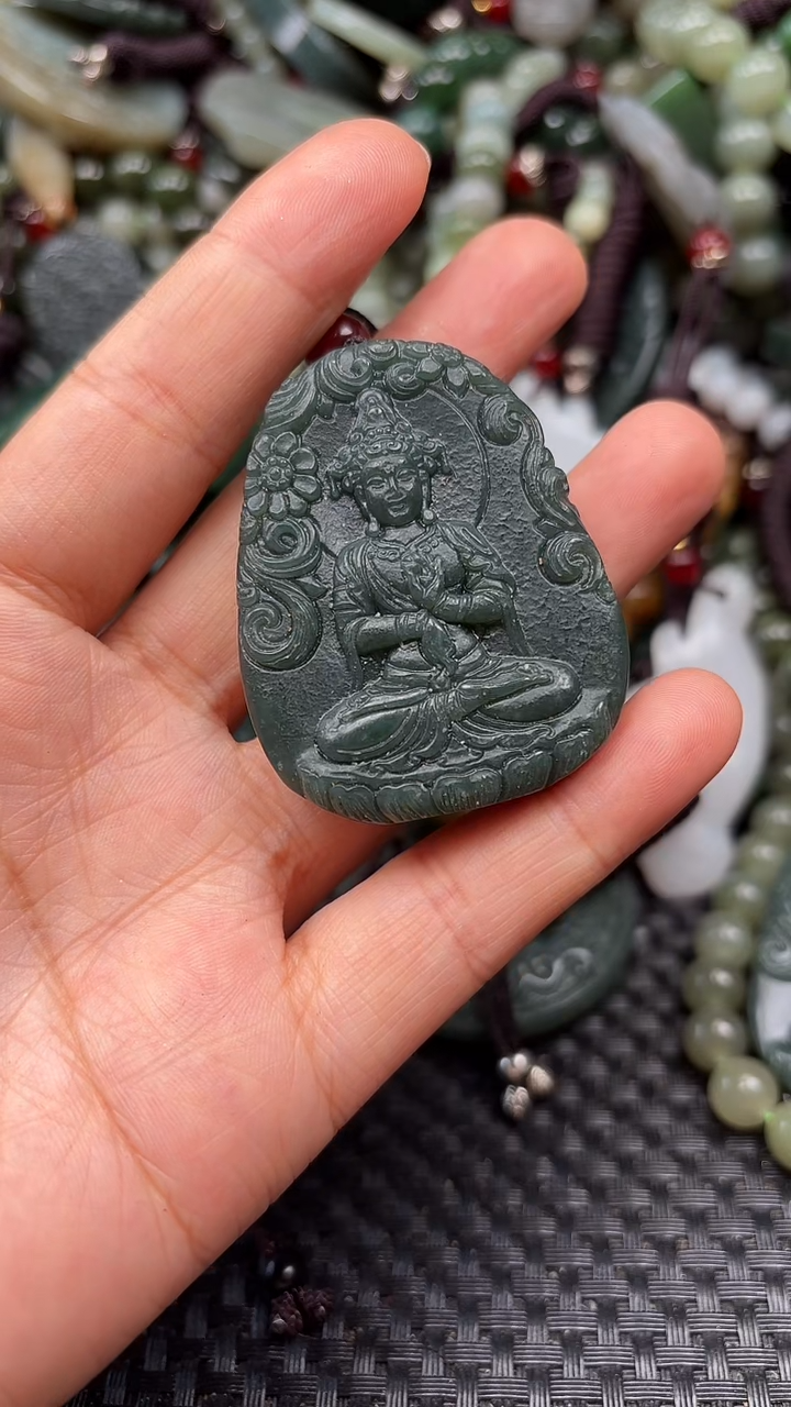 和田玉未镶嵌颈饰1