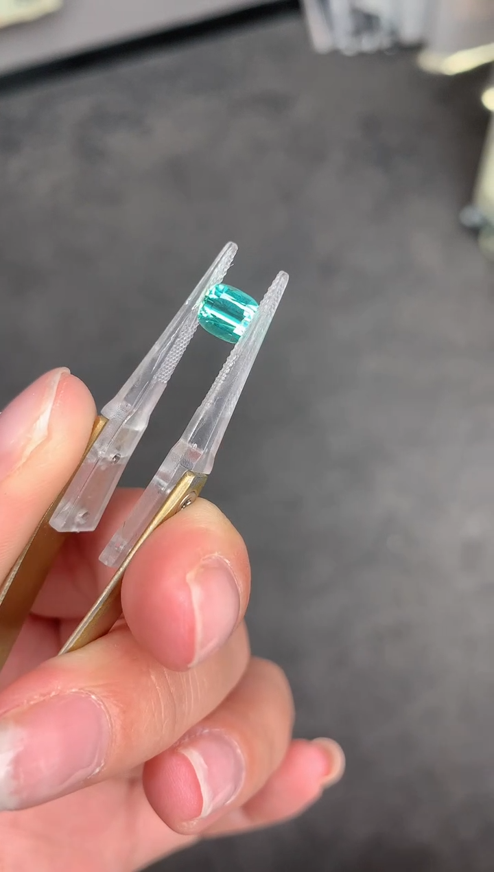 【闪购商品】碧玺裸石未镶嵌1.2ct拉贡碧玺