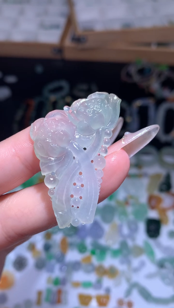 未镶嵌定制翡翠并蒂莲