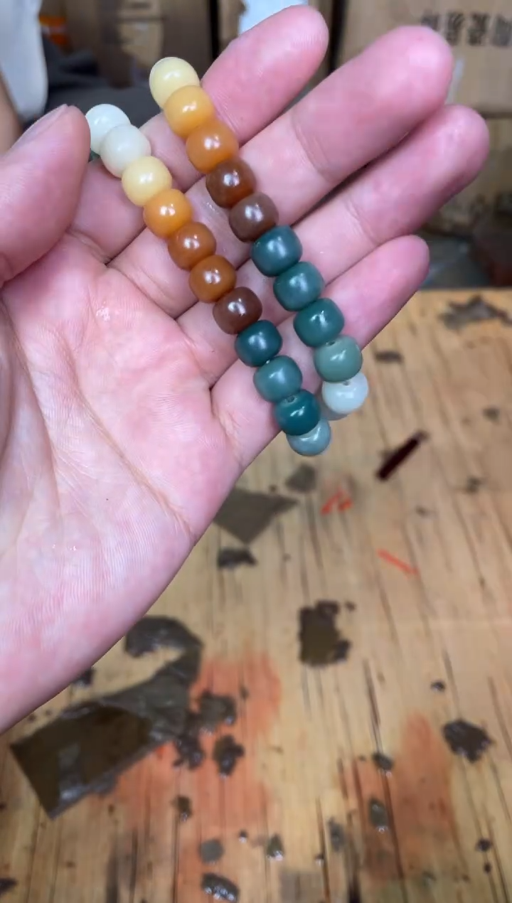 木质非金属捧月文创福利闪购商品无礼盒