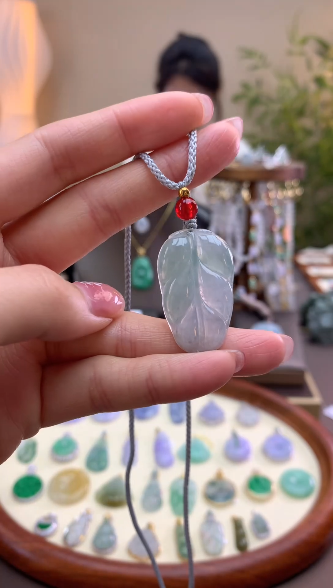 【闪购商品】翡翠颈饰未镶嵌叶子