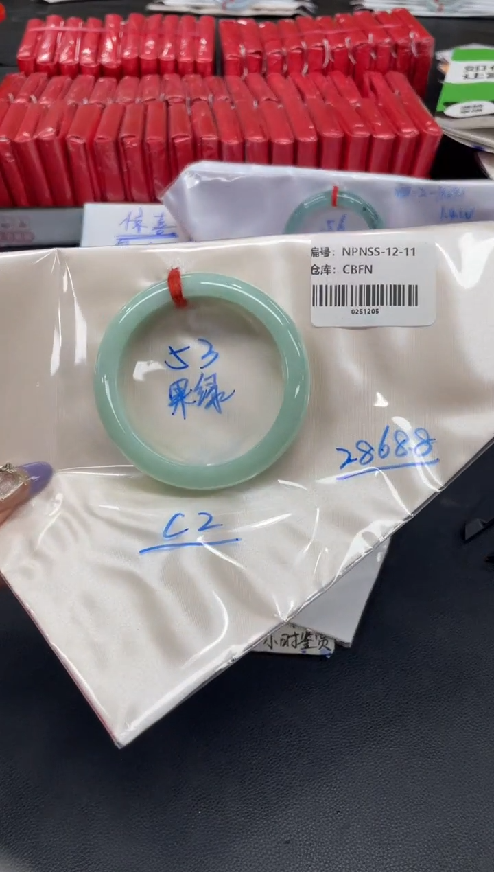 未镶嵌手镯翡翠翡翠手镯