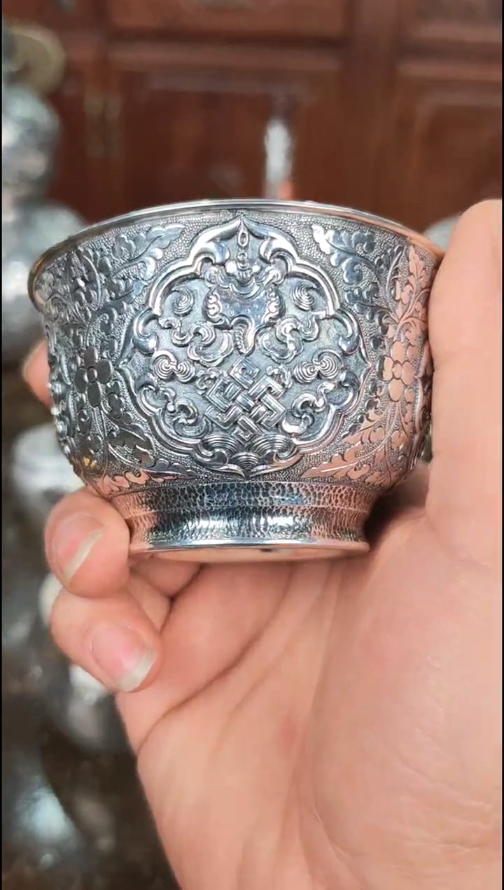 陈****?足银手工精工八宝錾刻双层主人杯