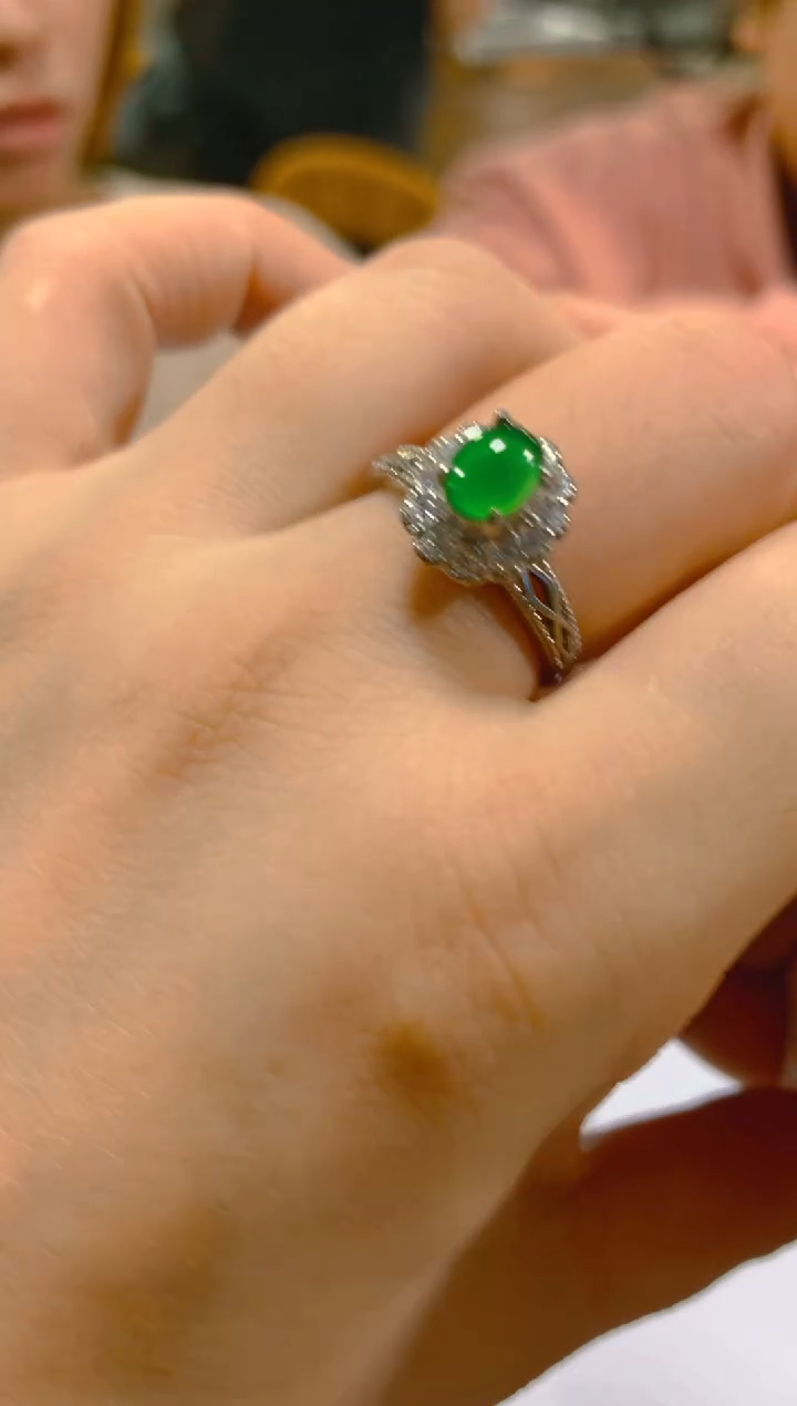 翡翠戒指未镶嵌多样性发一