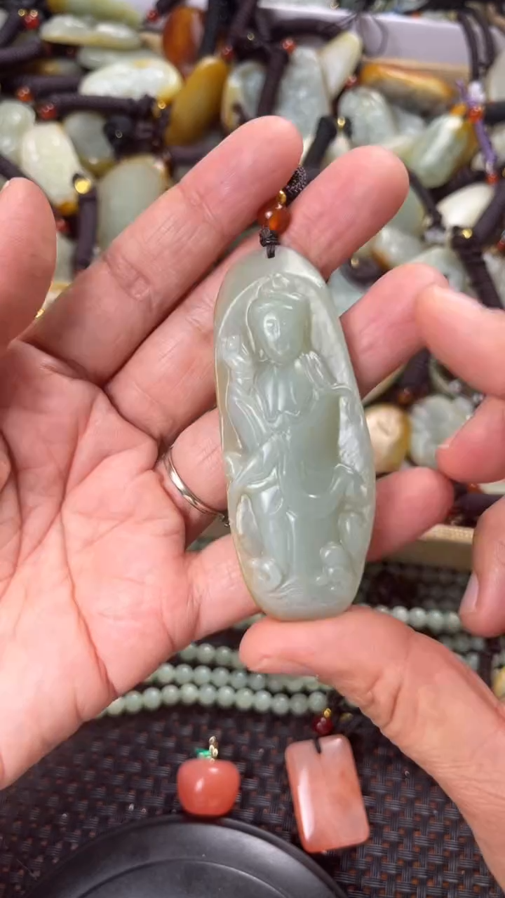 【闪购商品】和田玉颈饰未镶嵌多样性发货没有证书拍一发一有瑕