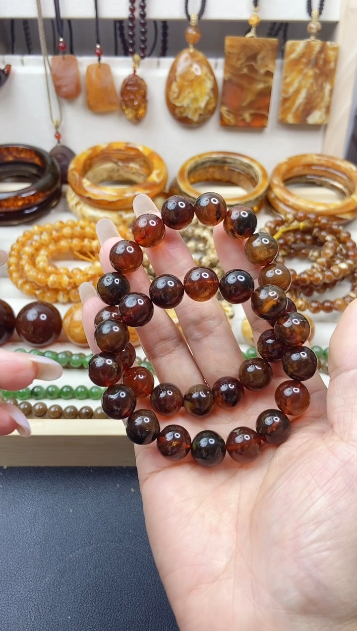 未镶嵌琥珀裸石卡11-12有皮坑微瑕