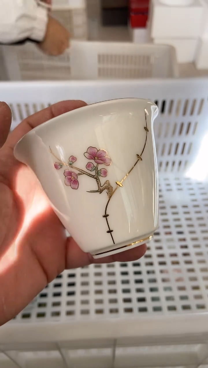 杯无运费险有瑕疵的摄影的产品有使用过的痕迹有点脏介意勿拍