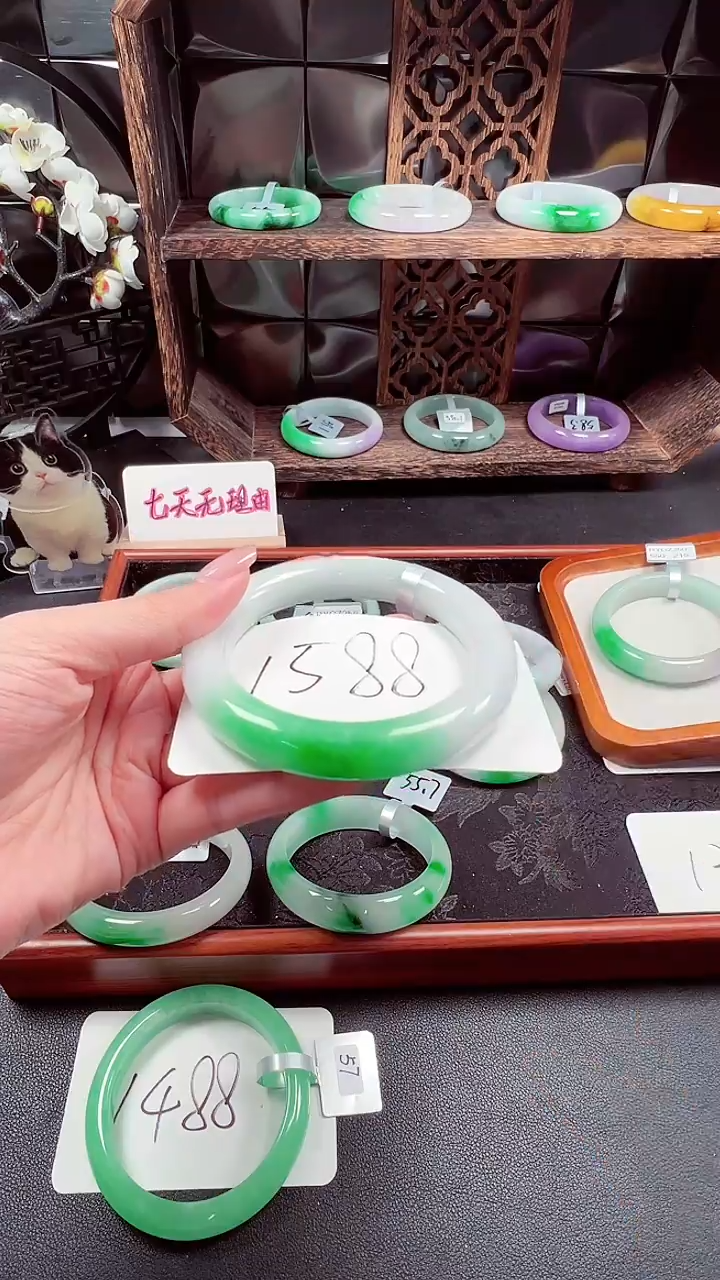 姐姐们看好 不要抢拍。。