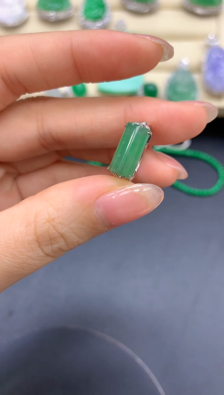 【闪购商品】翡翠戒指18K金镶嵌258-中国好珍宝