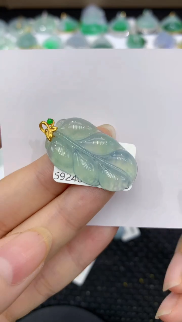 【闪购商品】翡翠颈饰18K金镶嵌11111111111