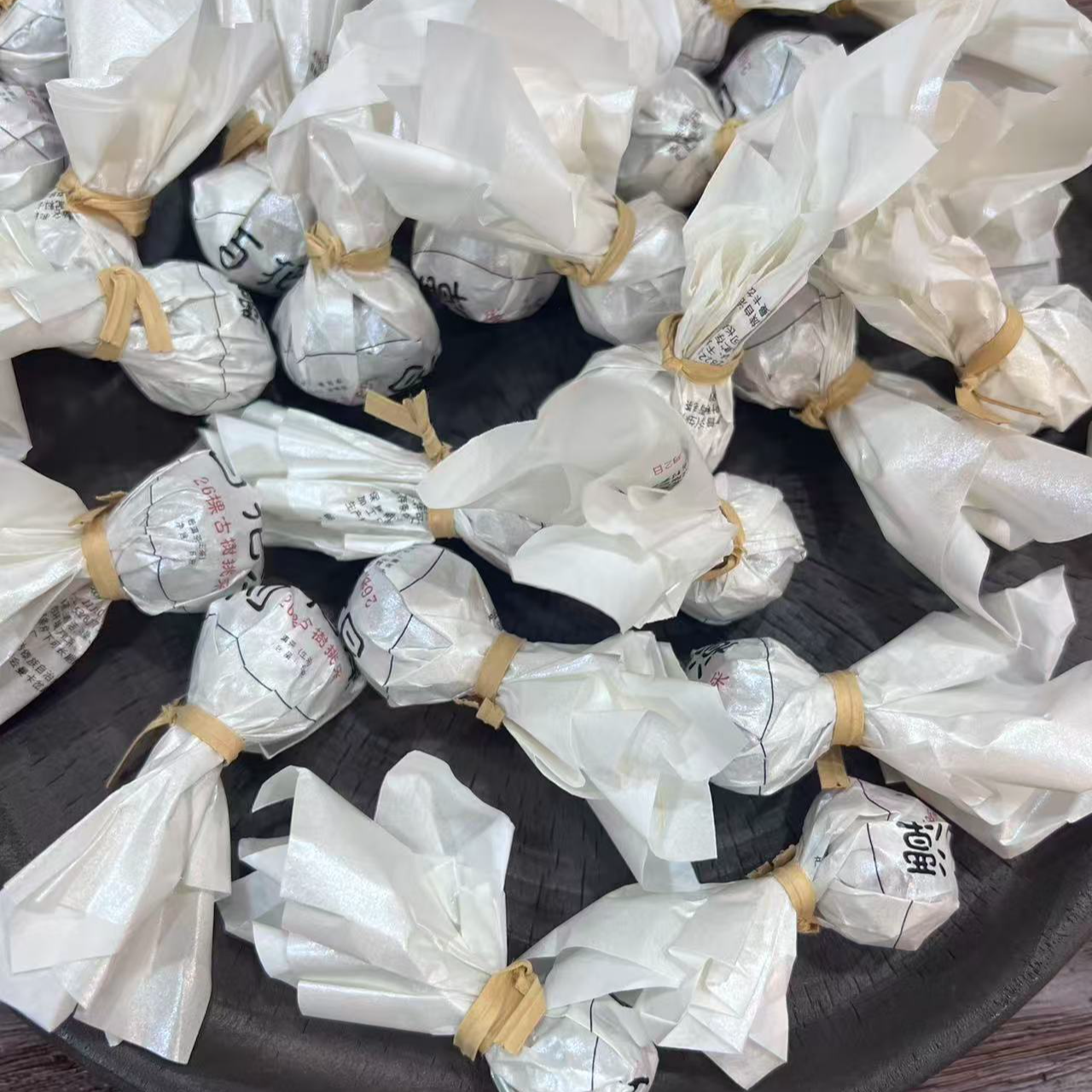 12月30日 23年 百花潭生茶龙珠100克 DQ117