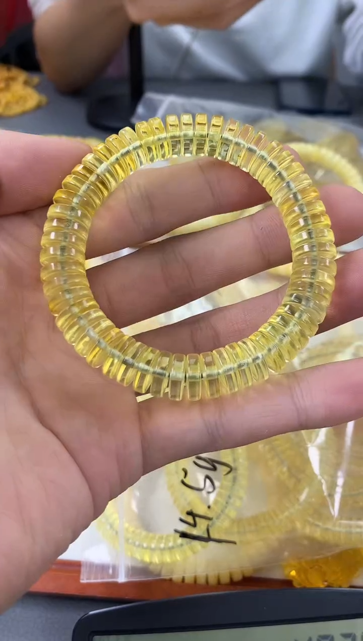 【闪购商品】琥珀裸石未镶嵌手串