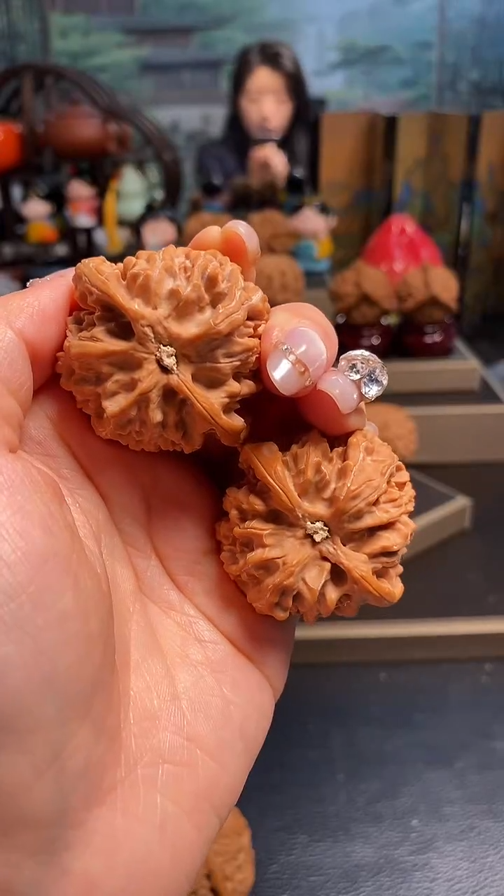 【闪购商品】文玩核桃吊坠K610苹果园43