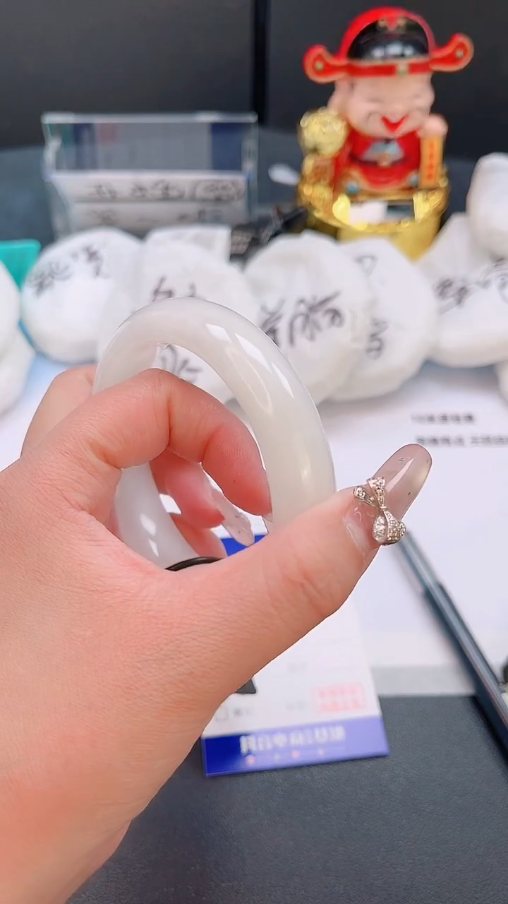 未镶嵌手镯和田玉28T90-60