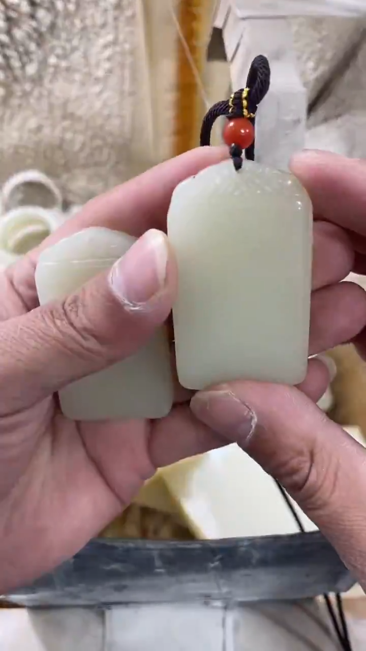 新款带牌头30MM×50MM左右牌子男女可带