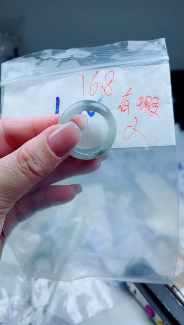 翡翠未镶嵌颈饰戒圈