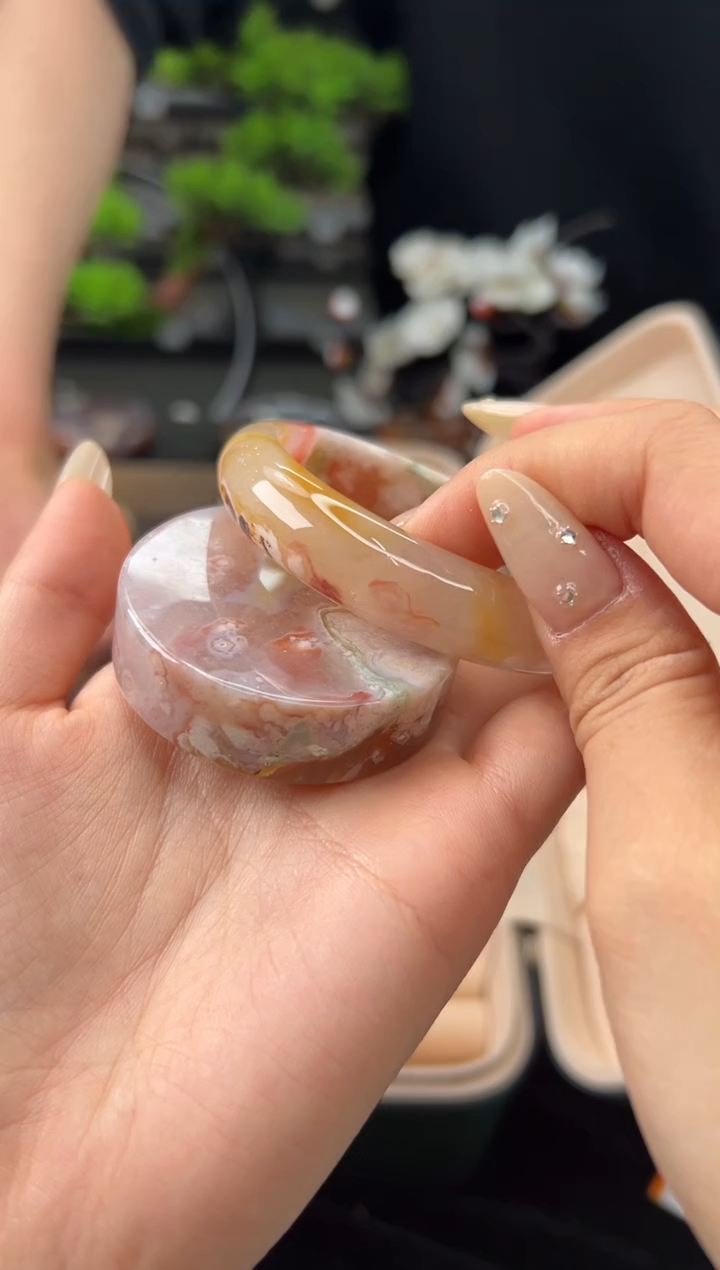 【闪购商品】石英质玉手镯未镶嵌55圈口（赠送镯心）61732