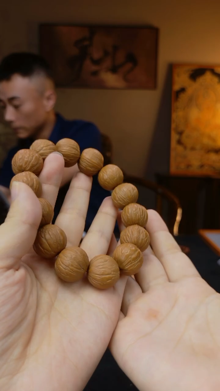 吊坠猴头核桃聚宝盆