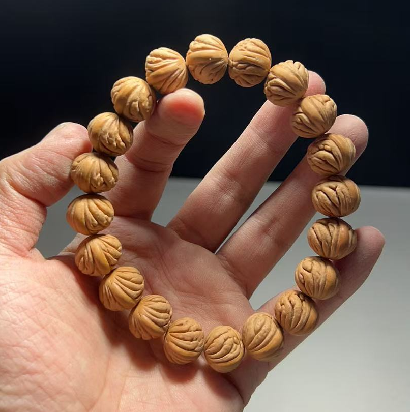 1.5（游龙大肠）龙纹桃核