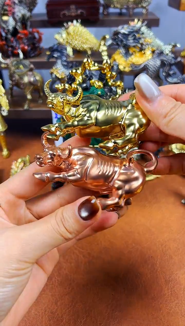 适**存华尔街牛摆件黄铜