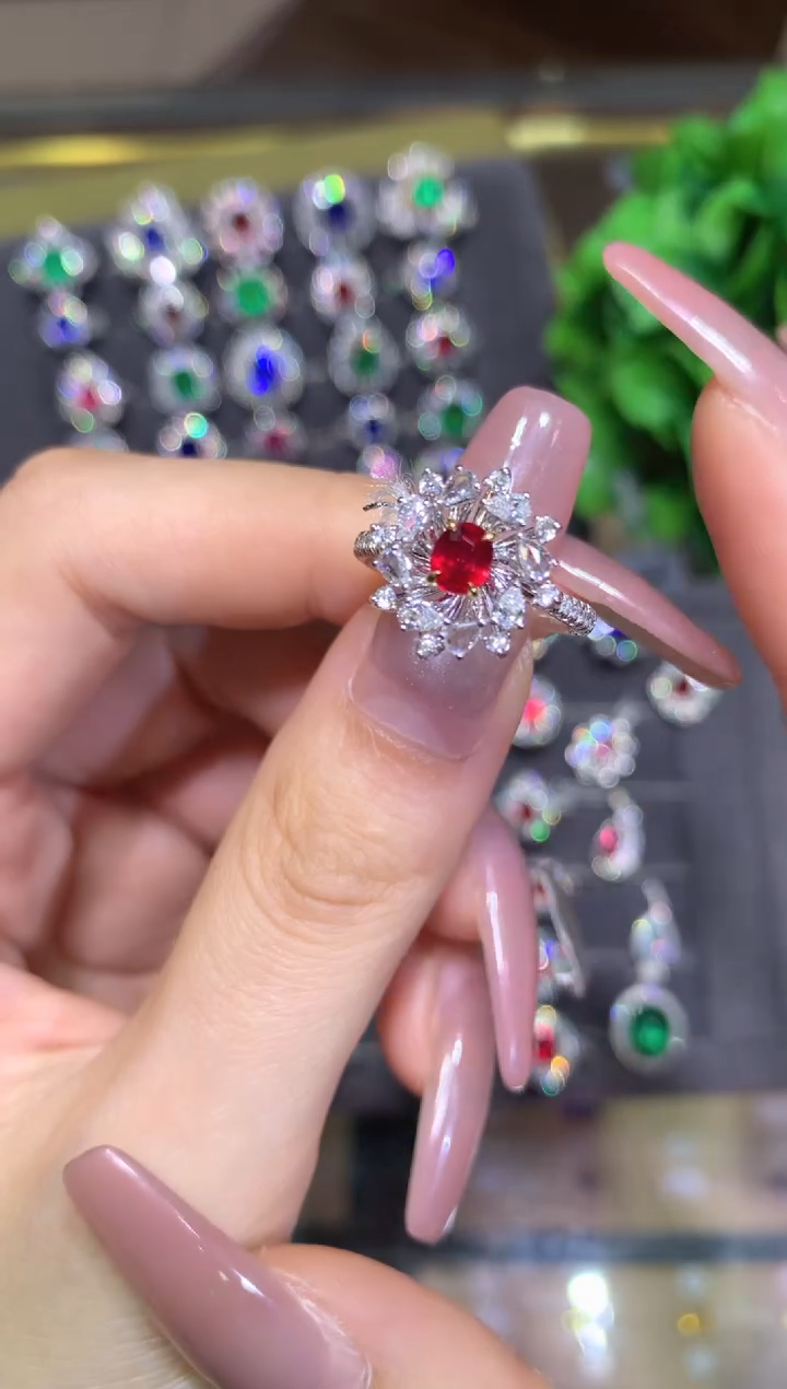 18K金镶嵌戒指红宝石0.56CT