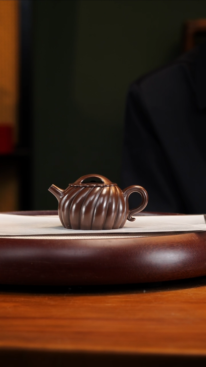 GHR9顾氏紫泥筋纹牛盖160cc