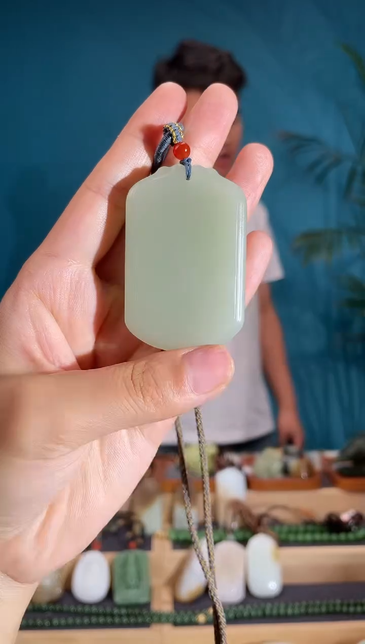 和田玉未镶嵌颈饰1