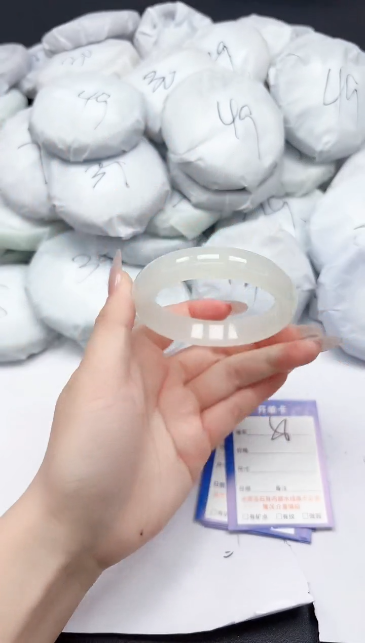 未镶嵌手镯石英质玉56/57