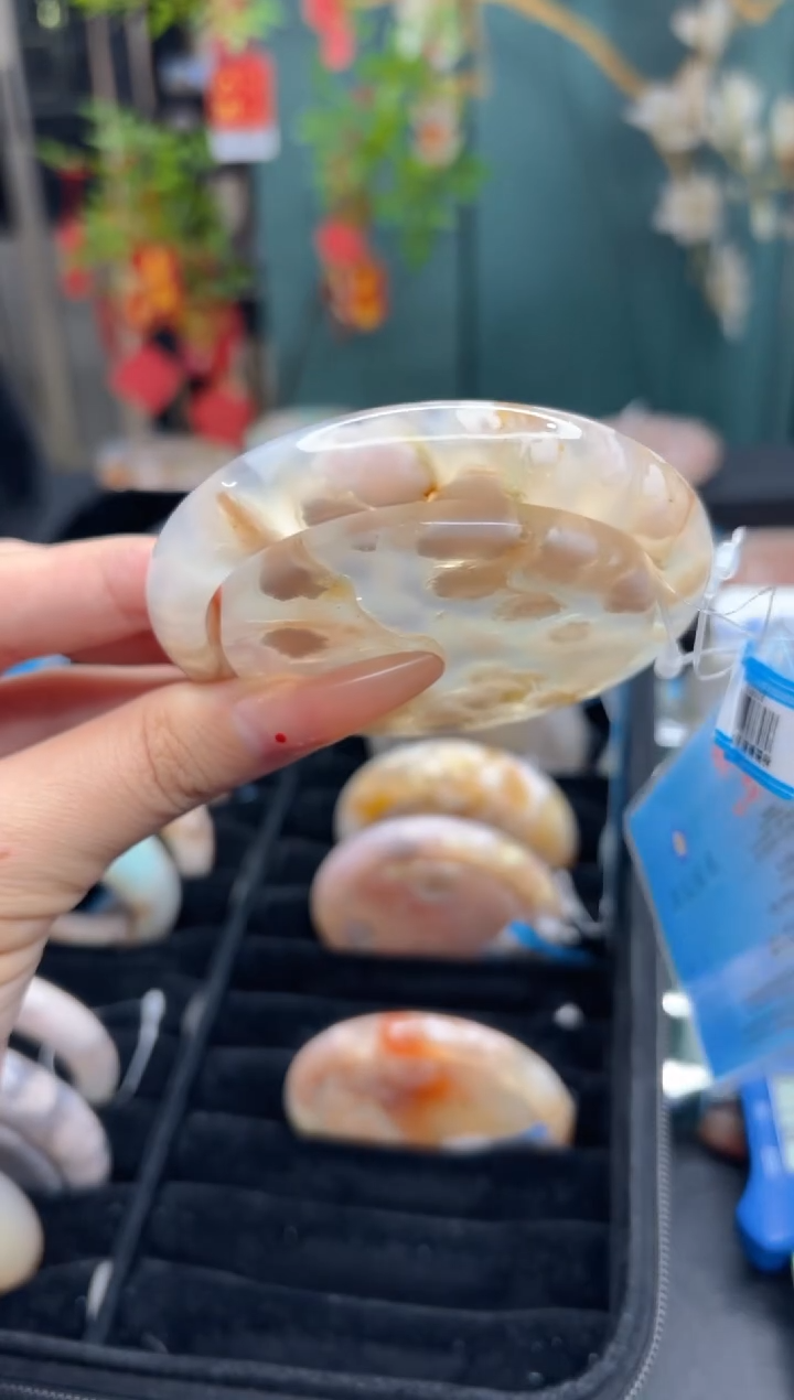 【闪购商品】石英质玉手镯未镶嵌672（62圈赠送镯心）