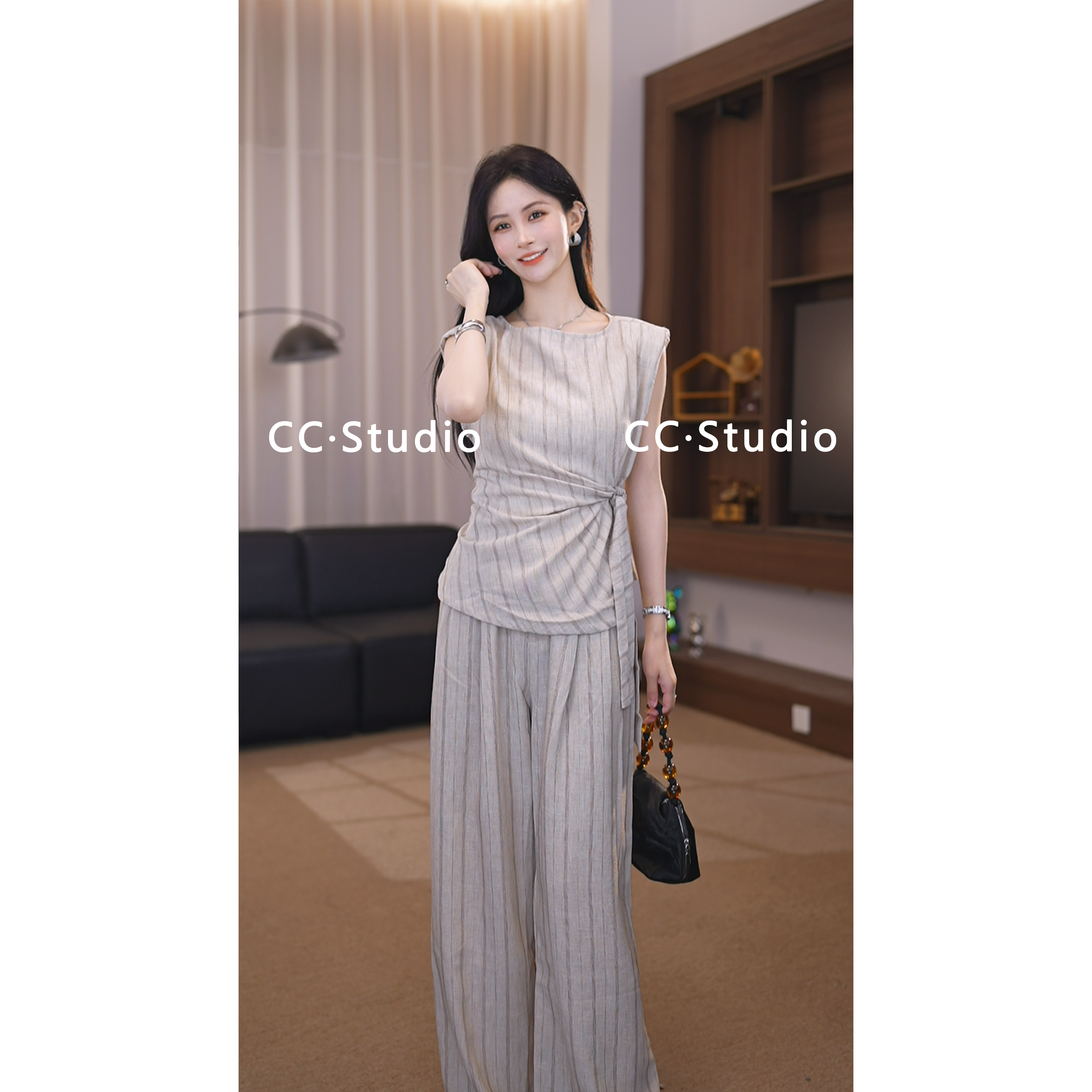 2025气质设计感夏季时尚无袖条纹上衣+直筒裤套装女两件套BN25474