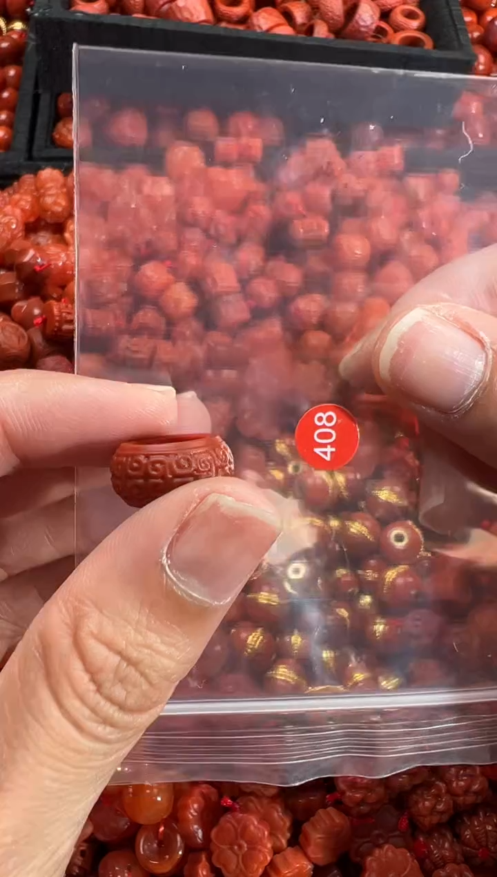 南红玛瑙未镶嵌颈饰1