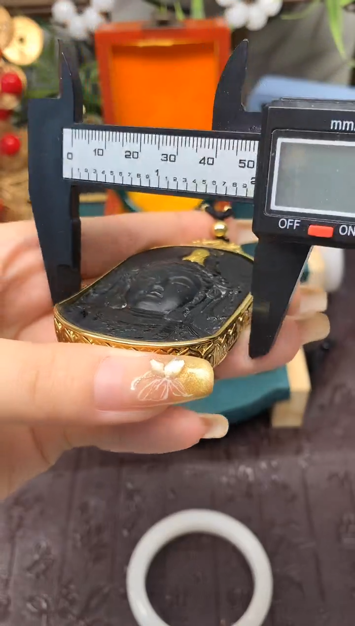 石英质玉合金颈饰镶嵌观音无事牌